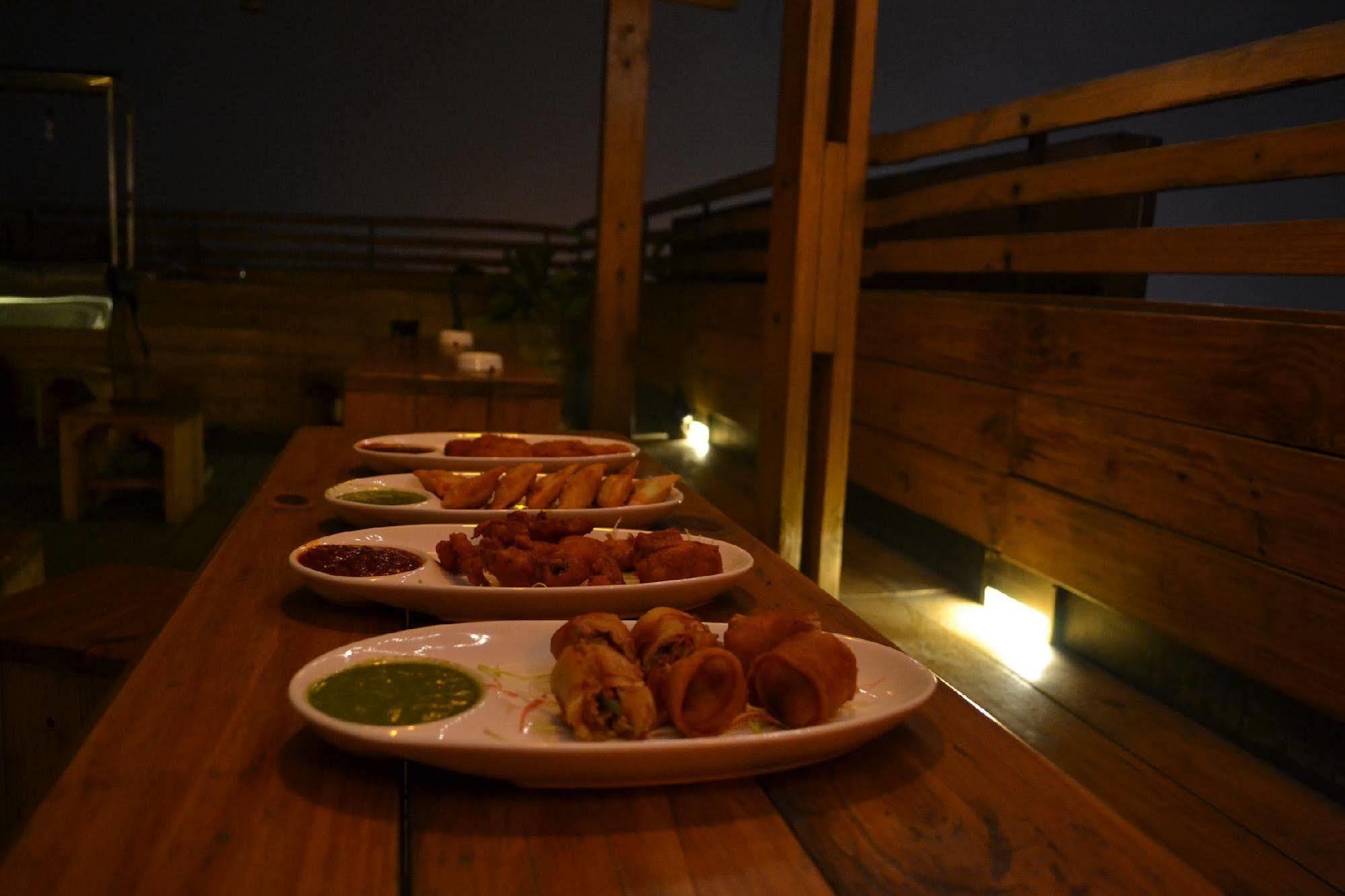 Siesta Basil - Okhla Hotel New Delhi Ngoại thất bức ảnh