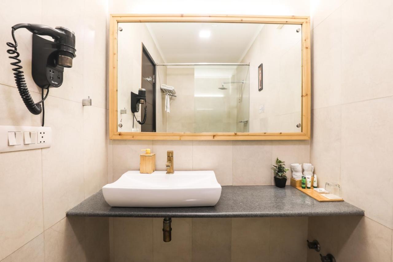 Siesta Basil - Okhla Hotel New Delhi Ngoại thất bức ảnh