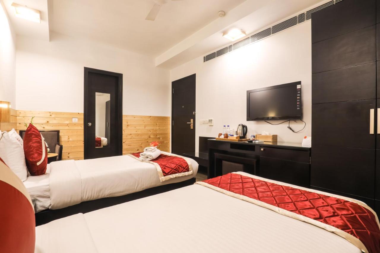Siesta Basil - Okhla Hotel New Delhi Ngoại thất bức ảnh