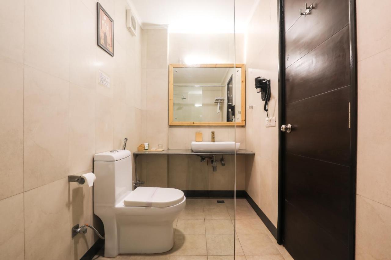 Siesta Basil - Okhla Hotel New Delhi Ngoại thất bức ảnh