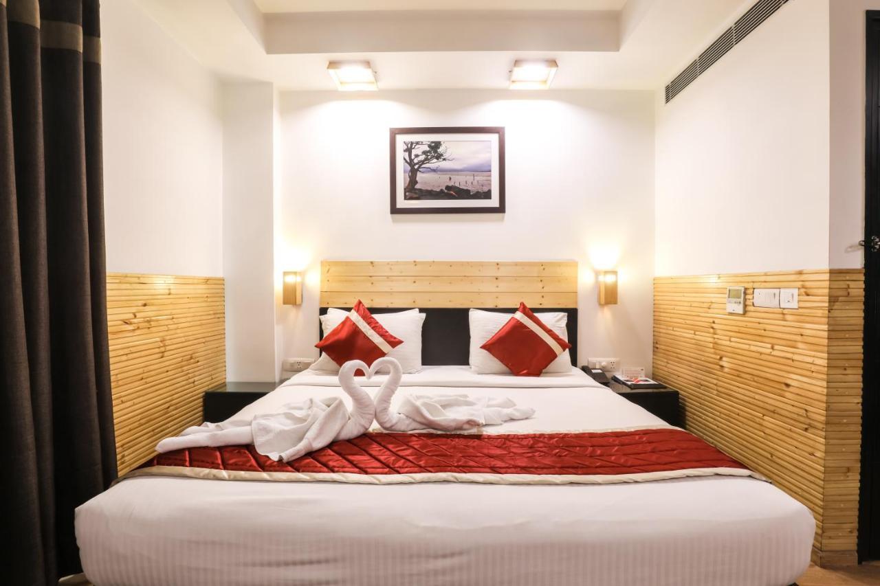Siesta Basil - Okhla Hotel New Delhi Ngoại thất bức ảnh